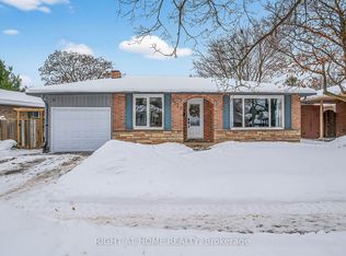 3123 Centennial Dr, Burlington, ON L7M 1B8