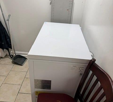 4th image of 9049 Springfield Blvd