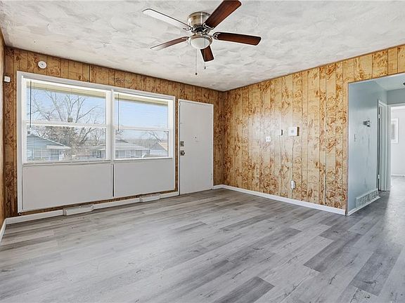 3rd image of 4602 Lister Ave