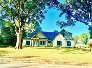 2675 La Latta Ln, Humboldt, TN 38343