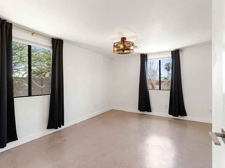 934 W Parkway Blvd #A — Photo 14