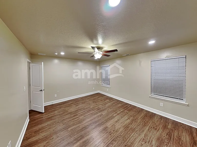 4437 N Morgan Way — Photo 8