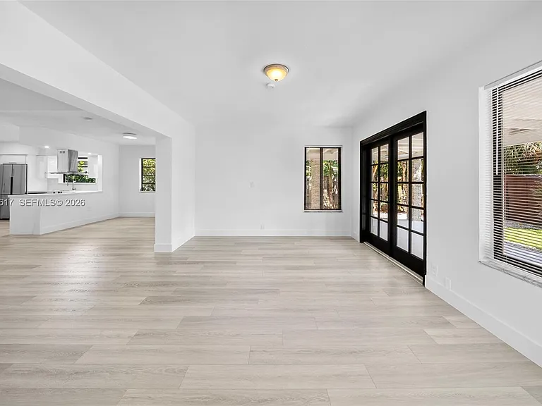 7525 Adventure Ave — Photo 16