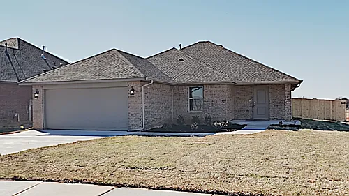 17657 Macarthur Park Dr Photo 1