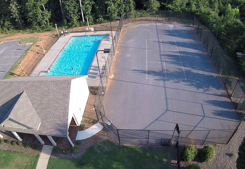 2nd image of 1663 Coldwater Pl #7A