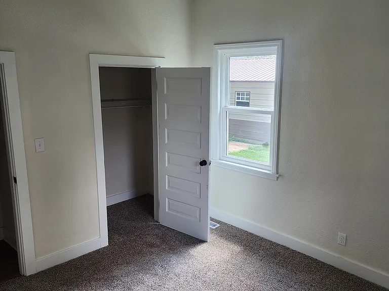 609 Main St #1 — Photo 12