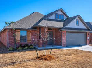 1916 Meadow Brook Rd, Yukon, OK 73099