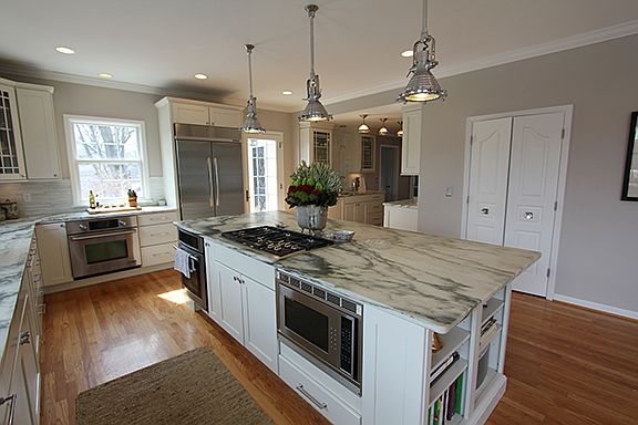 2nd image of 1610 View Woods Dr