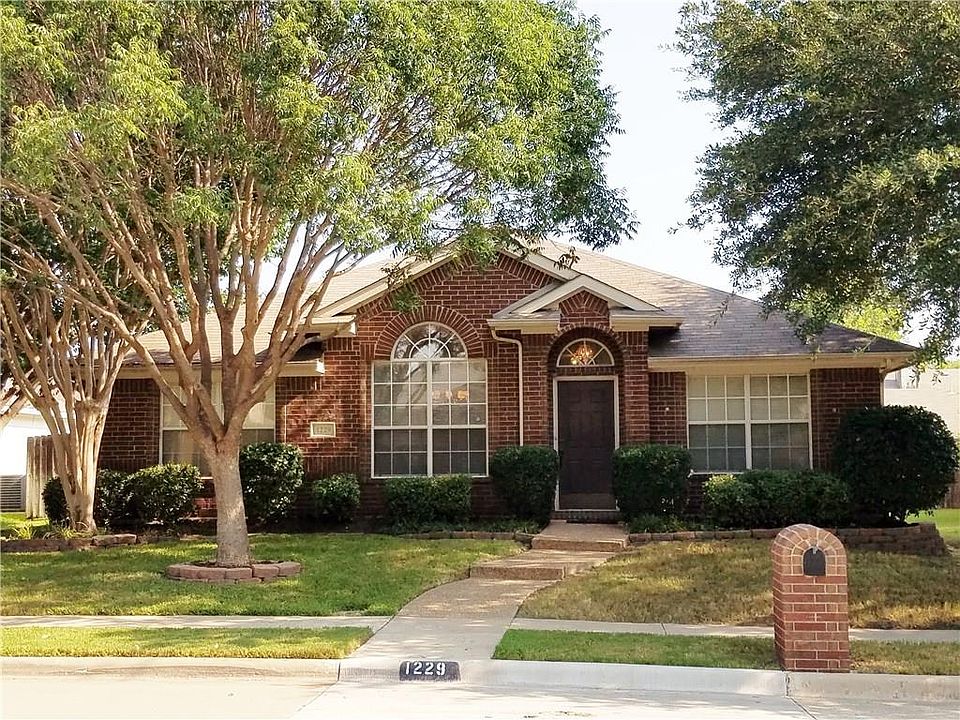 1st image of 1229 Valley Oaks Dr