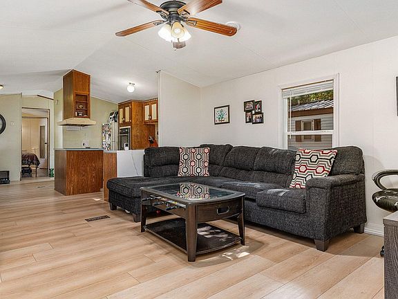 3rd image of 12 Allen Avenue