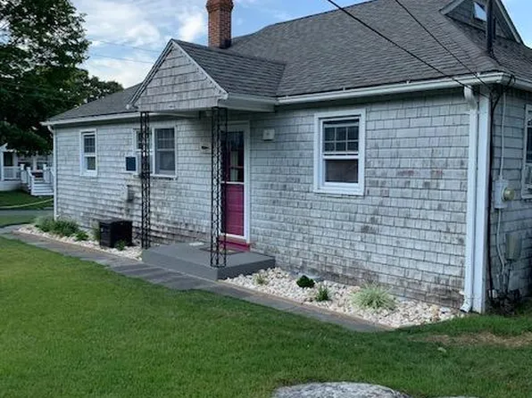 1 Rockwell St, Niantic, CT 06357