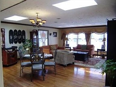 4th image of 55 Diane Dr