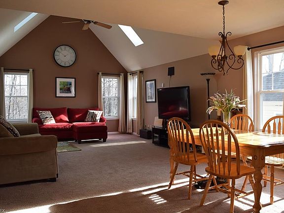 2nd image of 165 Creekside Dr