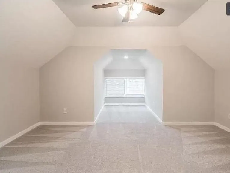 305 S Green St — Photo 19