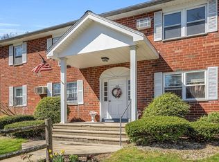 108 Litchfield Pines Dr APT D, Leominster, MA 01453