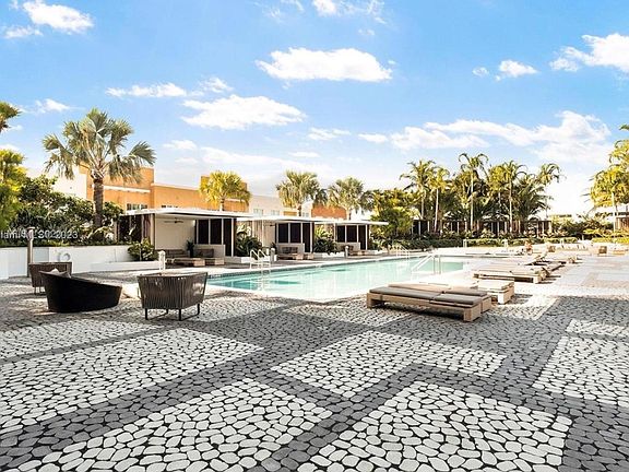 2nd image of 2020 N Bayshore Dr #1