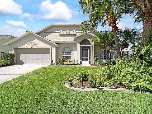 4th image of 1053 Pelican Ln