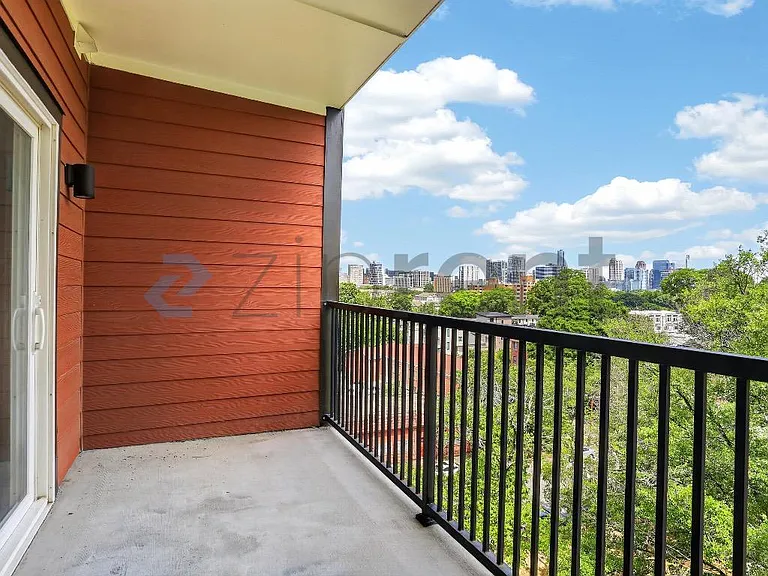525 Parkway Dr #403 — Photo 14