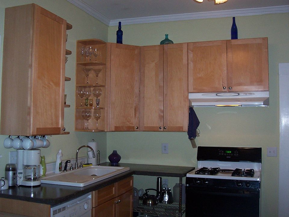 2nd image of 944 Hall Pl NW