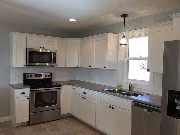 2nd image of 50 Carol Ln