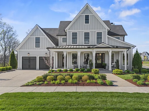 8744 Belladonna Dr, College Grove, TN 37046