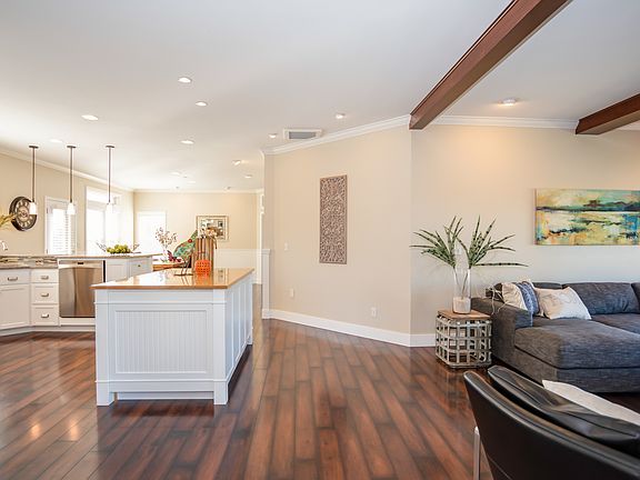 Great room towards dining rm