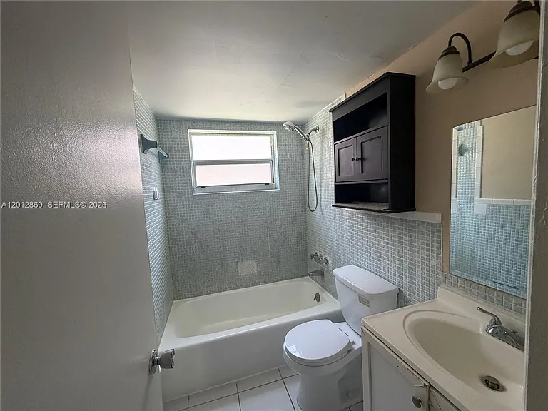 1702 McKinley St #4 — Photo 20
