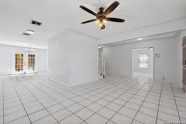 3 bed, 2.5 bath, 2287 sqft, $2,300 — Photo 4
