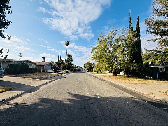 2nd image of 2709 Los Amigos Dr