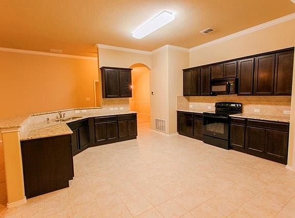 4th image of 1217 Nocona Dr