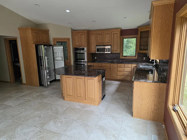4110 Juneau Ln N — Photo 14
