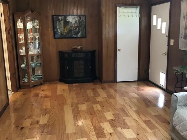 4 S 3rd St, Silver Creek, MS 39663