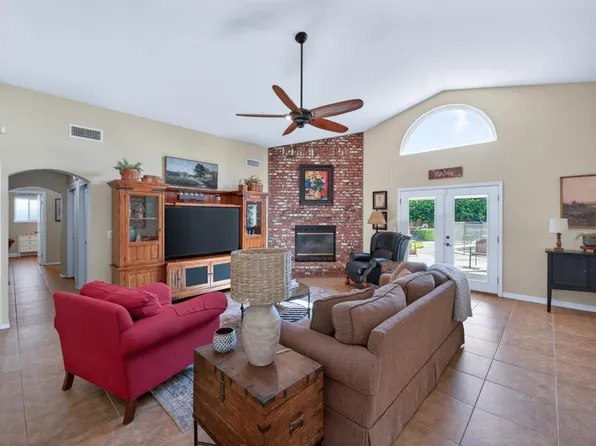 3055 Fairmont Ct, Madera, CA 93637
