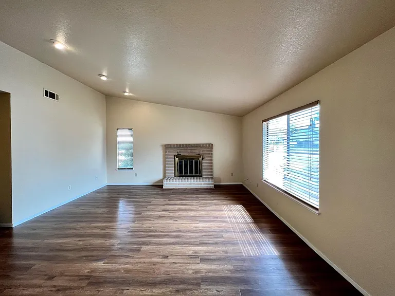 1501 Cuneo Ct — Photo 2