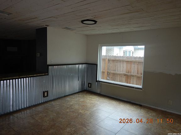 2nd image of 4814 Roxton Ave