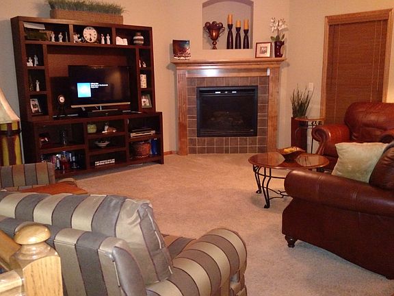 3rd image of 17012 Colony Dr