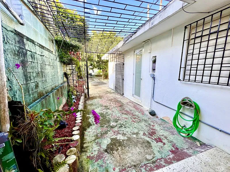 3 bed, 1.5 bath, $2,000 — Photo 3