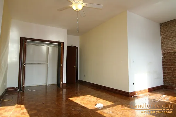 Rented by aptsandlofts.com | media 43