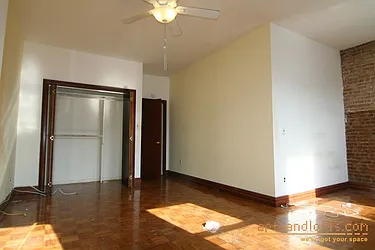 Rented by aptsandlofts.com
