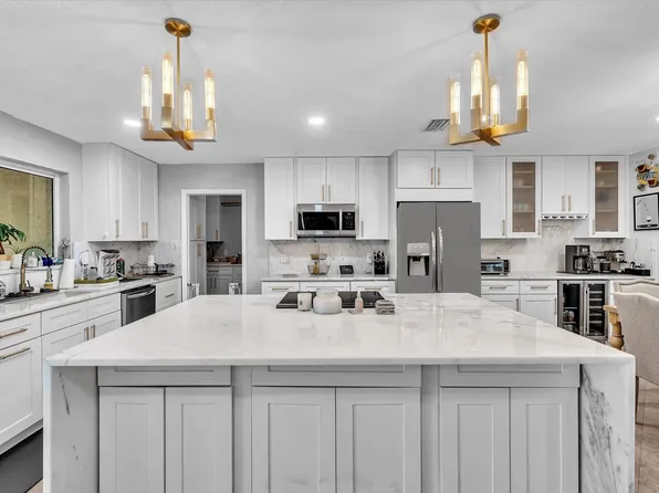 905 SE 13TH Court, Deerfield Beach, FL 33441
