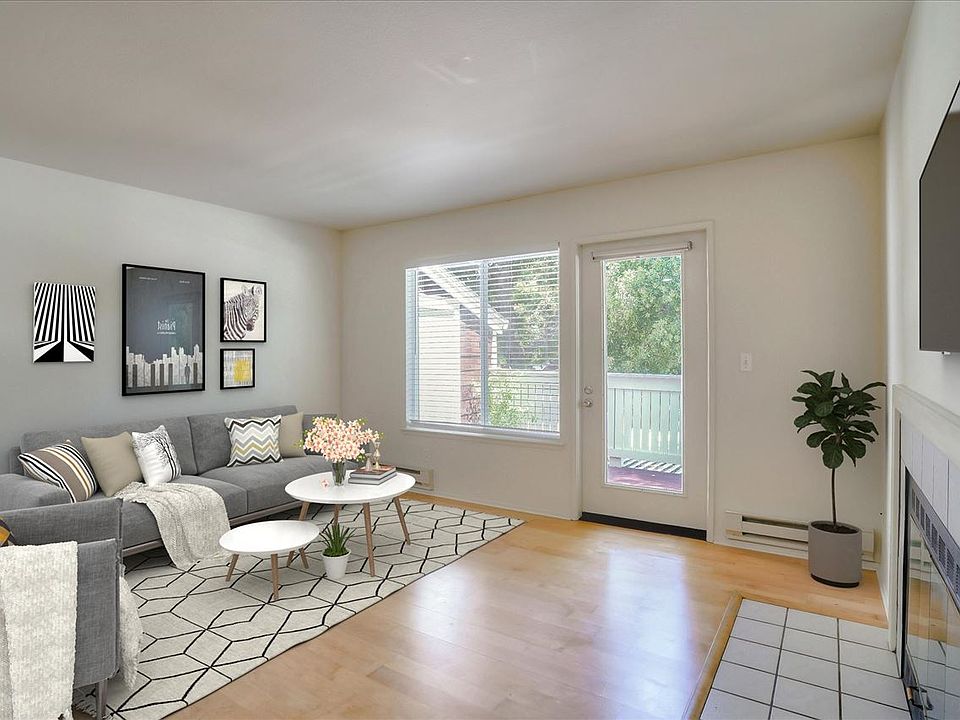 1st image of 226 Marina Lakes Dr