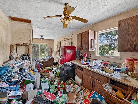2nd image of 2282 Diplomat DR