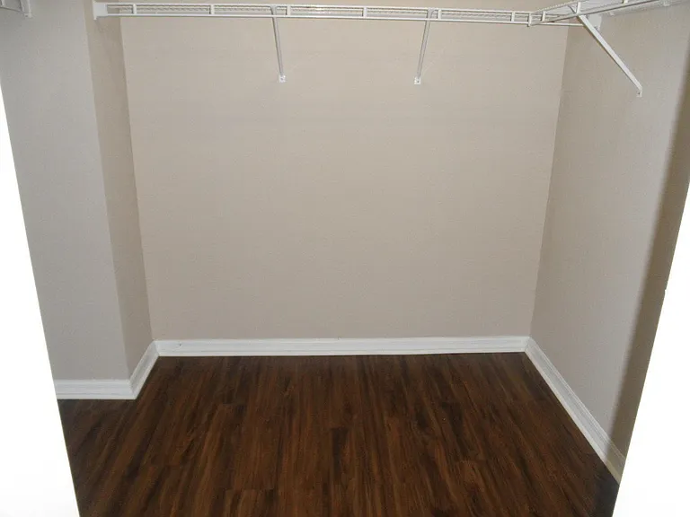 894 Pipers Cay Dr — Photo 10