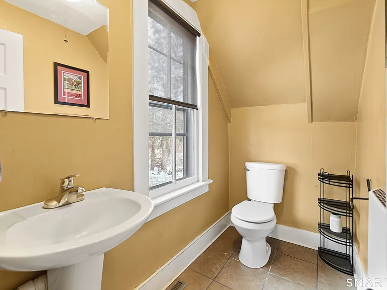 263 Seymour Rd — Photo 9