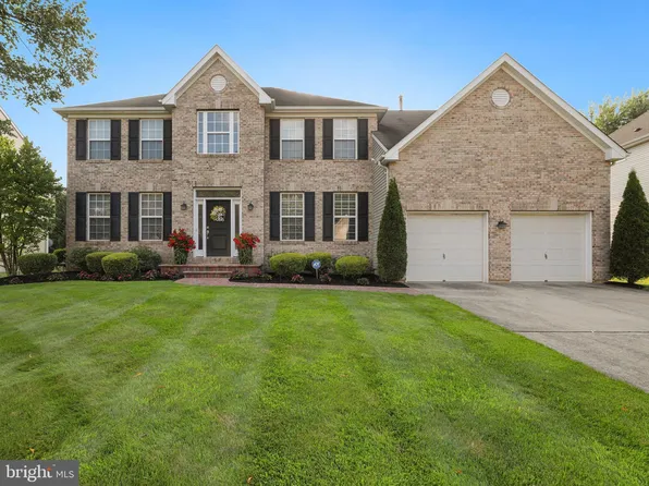 68 Creekwood Dr, Bordentown, NJ 08505