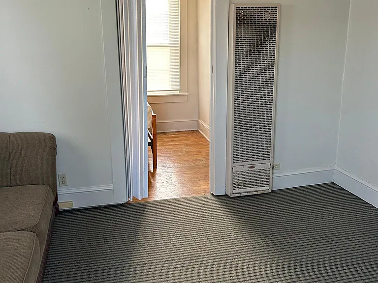 106 Spring St #B — Photo 2