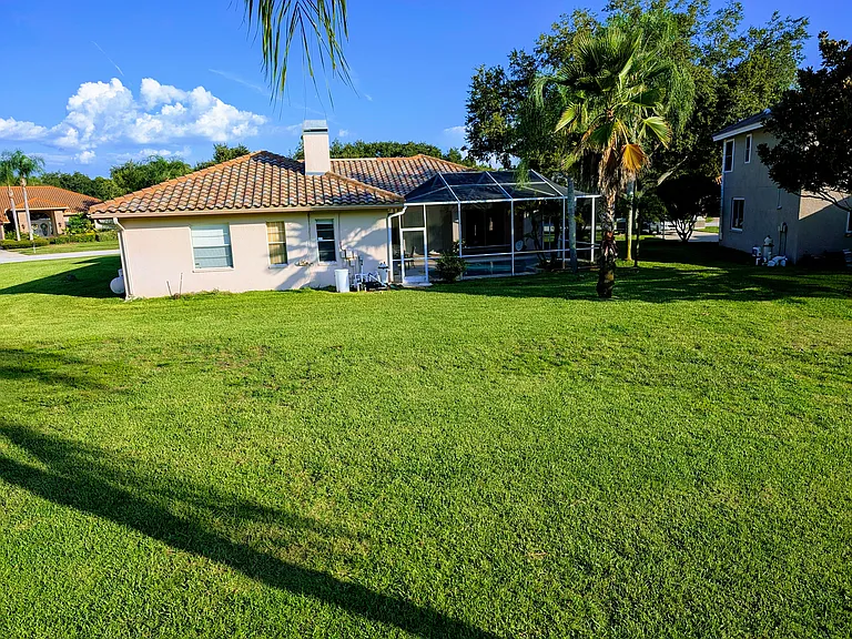 5667 Wellington Ct — Photo 48
