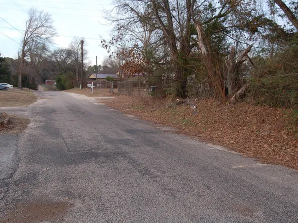 1004 Whiteside Rd, Tyler, TX 75709