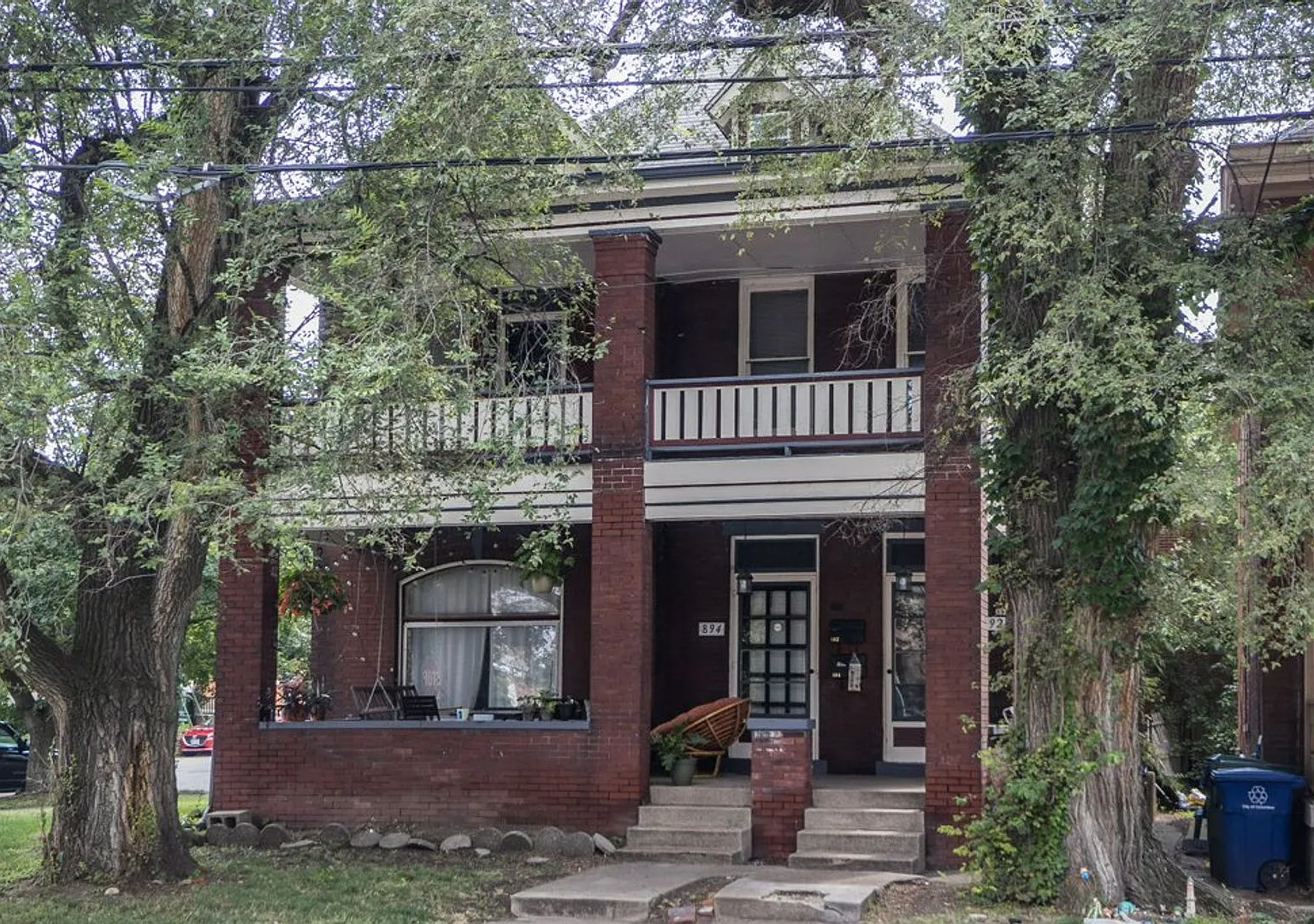 Dennison Ave 892-894 MLR — Photo 1