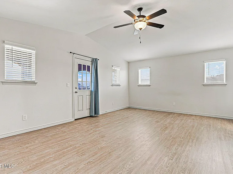 1089 Indigo Sky St — Photo 21